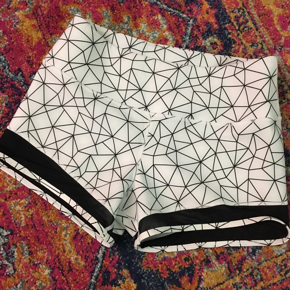 Karma printed Rochelle short L